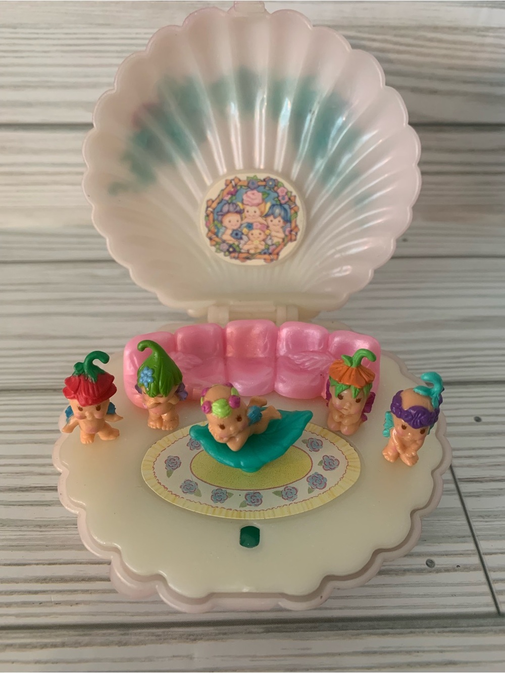 Vintage 1993 Kenner Fairy Winkles Sweet Dreams Seashell Compact mini figures - Picture 2 of 5